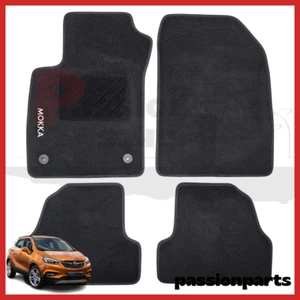 TAPPETI OPEL MOKKA DAL 2013 IN MOQUETTE CON RICAMO E 2 FISSAGGI TAPPETINI 4 PZ - Foto 1 di 6