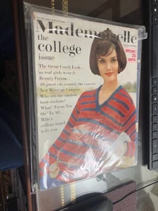 Mademoiselle Magazine August 1961 The College Issue Special! - Picture 1 of 4