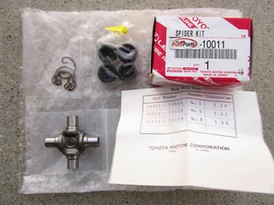 69-83 TOYOTA LAND CRUISER FJ40 FJ42 STEERING COLUMN SHAFT UNIVERSAL JOIN OEM NEW - Picture 1 of 6