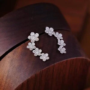 18K Solid Gold 0.26ct Natural Diamond Crawler Flower Studs Earring for Women - Picture 1 of 9