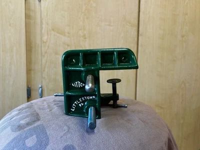 Tornillo de carpintería Litco vintage n.º Abrazadera de banco de esquina 165 Littlestown PA EE. UU. Foto 1 de 3