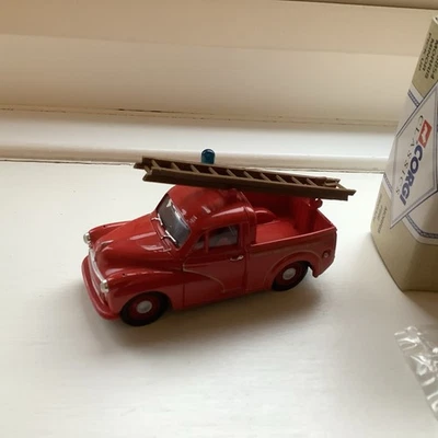 Corgi Classics 1/43 diecast model 96854 - Morris Minor 1000 Pick-up Fire Brigade - Image 1 of 4
