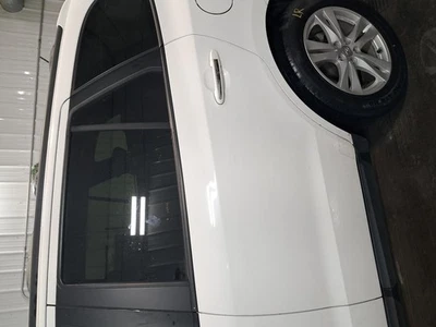 Conjunto de puerta trasera izquierda usado lado trasero se adapta a: Hyundai Santa fe 2010 eléctrico trasero Foto 1 de 4