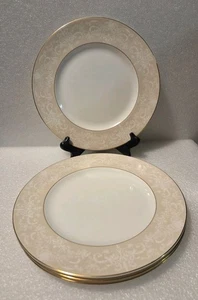 Ralph Lauren Meredith Dinner Plates Wedgwood White Floral Gold Trim England S 4 - Picture 1 of 8