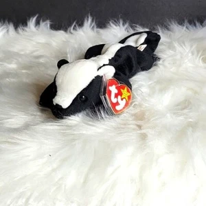 STINKY THE SHUNK BEANIE BABY - Picture 1 of 12