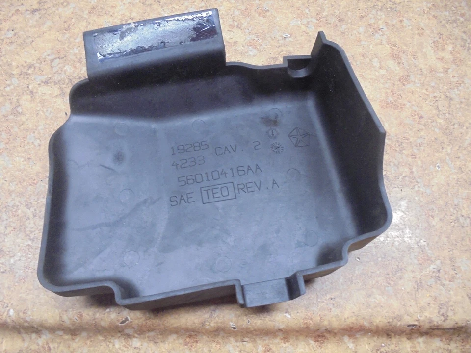 Jeep Liberty Sport 2003 3,7 L 3,7 cubierta de bolsa de impacto módulo de sujeción protector de relé Foto 1 de 1