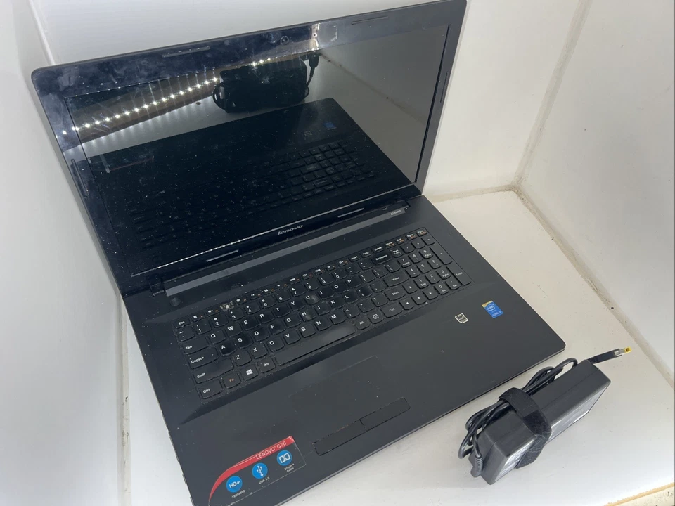 Lenovo G50-80 Intel i3-4030 320 GB HD 8 GB RAM Windows 10 22H2 con cable de alimentación Foto 1 de 2