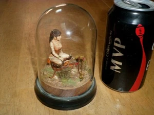 [Pro Built] Female Warrior Scene, Hand Painted & Built Diorama, Glass Case, Vint - Picture 1 of 12