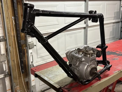 Triumph 6T 1961 pre-unidad 650 Thunderbird a juego sin marco y estuches Foto 1 de 4