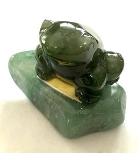 Vintage JADE FROG Figurine - Picture 1 of 2