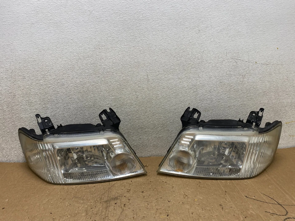 Faros halógenos laterales izquierdo+derecho Mercury Mariner 2005 a 2007 V0378 DW Foto 1 de 4