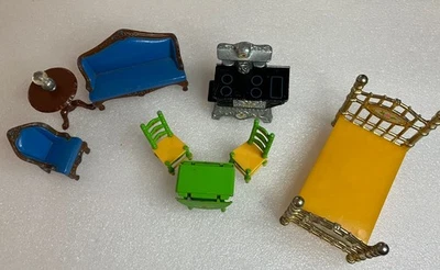 De Colección Mattel 1980 The Littles Mini Metal Casa de Muñecas Muebles Cama Estufa Mesa Sofá Foto 1 de 4