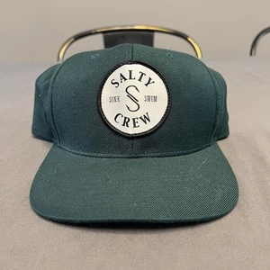 Salty Crew Retro Truckermütze dunkelgrün mit weißem Patch & verstellbarem Druckknopflasche - Bild 1 von 7