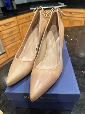 Stuart Weitzman Size 8.M Tan Peekabow Pointed Toe Pumps Leather Sole - Image 1 of 4