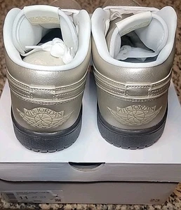 Damen Air Jordan 1 Low SE Größe 11 BRANDNEU, auch 2x Größe 12 Damen auch  - Bild 1 von 8