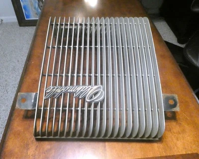 Oldsmobile Cutlass Supreme 1973 parrilla delantera izquierda 414671 LH Foto 1 de 4