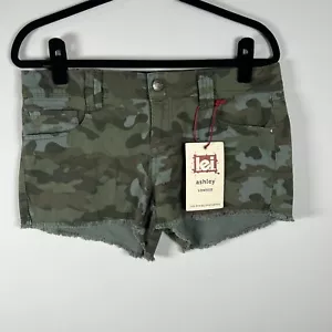 Lei Women's Ashley Low Rise Shorts Green Camo Frayed Hem Stretch Pockets Size 11 - Picture 1 of 17