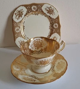 VINTAGE BONE 3 PIECE CHINA CUP & SAUCER HAMMERSLEY GILDED ENGLAND ~ROSES - Picture 1 of 11