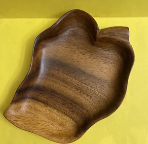 1950s Hand Carved HAWAIIAN wooden ware, LEAF SHAPE PLATE - Picture 1 of 11