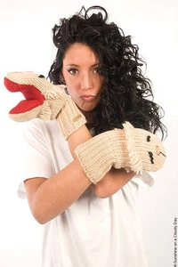 Delux Lambchop Cream Winter Warm Wool Mittens Fun Knit Mitts Lamb Gloves NWT - Picture 1 of 1