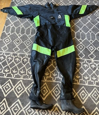 USIA HOMBRE XL TRAJE SECO CON BOLSA DE TRANSPORTE SE VENDE COMO ESTÁ SCUBA Foto 1 de 4