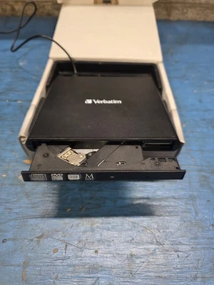 Verbatim 98938 External Slimline CD/DVD Writer USB 2.0 - Black - Image 1 of 3
