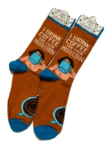 Novità Calze Caffè Bevo Caffè Per La Tua Protezione Primitivi di Kathy 2 Pr - Foto 1 di 2