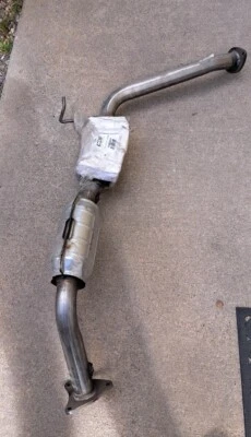 Convertidor catalítico CATCO CAT4637 ajuste directo Toyota Tundra 2007-12 5,7 L V8 Foto 1 de 4