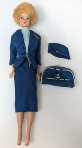 Ausgezeichnete Barbie Puppe von 1962 Honigblond Bubble Cut, mit Stewardess Outfit - Bild 1 von 22