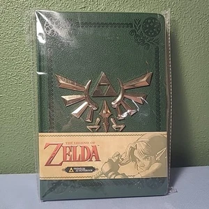 The Legend Of Zelda Golden Hyrule Crest A5 Premium copertina rigida notebook GeekFuel - Foto 1 di 5