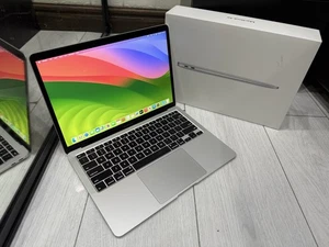 Apple MacBook Air Retina 13.3" 2020 - 512GB SSD 16GB Ram 1.1GHz Core i5 - Silver - Picture 1 of 18