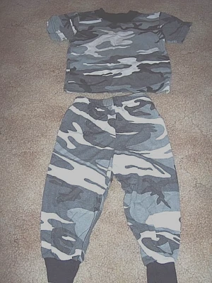 Pijama 2 Piezas Nieve Camuflaje Pijama 2T Urbano Camuflaje Pijamas Urbano Camuflaje Pantalones Camisa Camuflada Foto 1 de 4