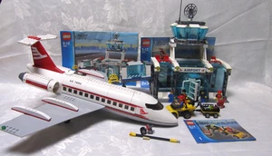 VINTAGE LEGO CITY AIRPORT 7894 2006 RETIRED USED - Picture 1 of 24