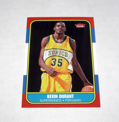 2007-08 Fleer 1986-87 Retro Rookies Brillante 143 Kevin Durant RC Sonics Foto 1 de 3