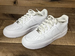 ⚡️ Nike Air Force 1 LE (GS) Triple White US Size 5Y ⚡️ - Picture 1 of 7