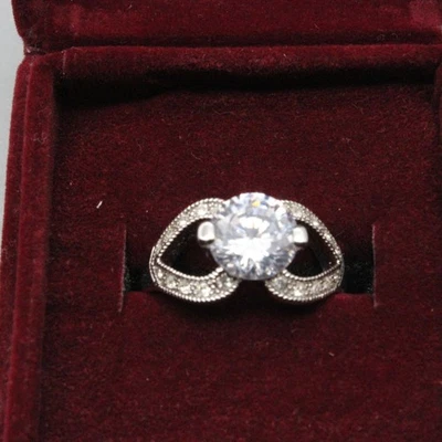 Avon Francesca 2 карата CZ подпись кольцо размер 7 посеребренный новый в подарочной коробке - Изображение 1 из 4