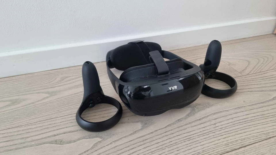 YVR 2 high-end VR headset pancake lenses - Image 1 of 4