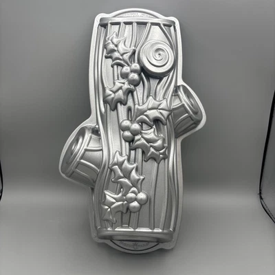 Nordic Ware Cast Aluminum Yule Log 9 Cups Christmas Cake Pan USA - Image 1 of 4