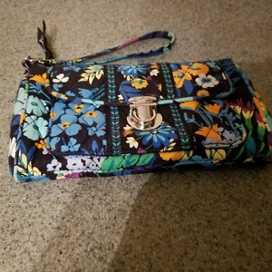 Vera Bradley small clutch purse - Picture 1 of 2