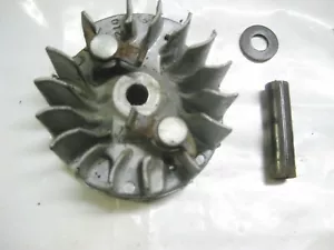 Paramount GB351 Gebläse Schwungrad Montageteil 530047534 - Bild 1 von 3