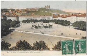 LYON 69 La Place Bellecour CPA écrite à Mr & Mme Jentet de Saint-Amour en 1912 - Picture 1 of 2