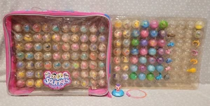 Squinkies Tote & Go Tragetasche Halter Figuren Kapsel Zubehör Posten 100+ Teile - Bild 1 von 22