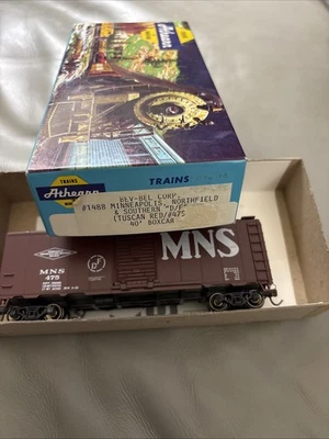 Athearn/Bev-Bel HO Scale Minneapolis Northfield & Southern 40' D/F Box Car 1488 - Image 1 of 4