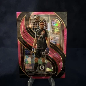 2024-25 Panini Select Premier League - Terrace Emiliano Martinez #114 Pink Ice - Picture 1 of 2