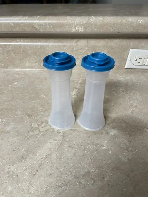 New Tupperware Large Hourglass Salt & Pepper Shaker Set Sheer W/Blue Seals