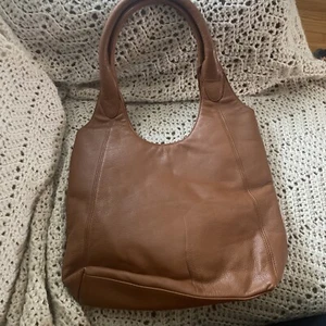 Danielle Martin purse leather - Picture 1 of 6