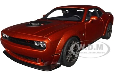 2022 DODGE CHALLENGER R/T SCAT PACK WIDEBODY SINAMON STICK 1/18 BY AUTOART 71773 - Image 1 of 4