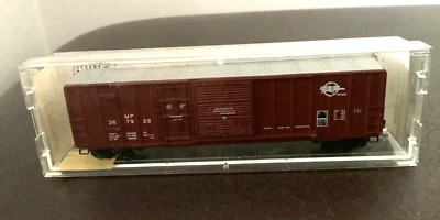 MoPac N Scale 50' Rib Side Plug Door Boxcar  Kadee/MTL #26040- MINT - Image 1 of 4