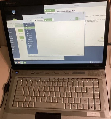 Gateway M-Series Laptop 250GB HD 2.2 GHz Intel Core 2 Duo Processor Linux Mint - Image 1 of 4