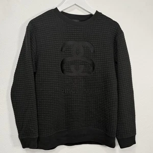 Suéter Stussy Negro Tejido Waffle Logo Repujado Cuello Redondo - Para Hombre L - Ropa de Calle - Imagen 1 de 10